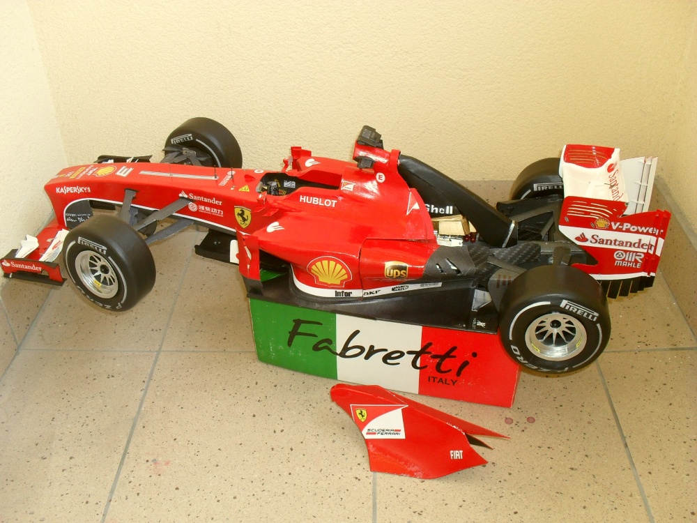 Ferrari F 138 Čína 2013 (Plná velikost v novém okně) Ferrari F 138 Čína 2013