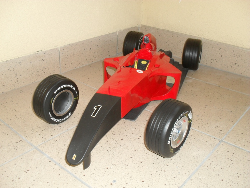 Ferrari F 2001B Itálie 2001 (Plná velikost v novém okně) Ferrari F 2001B Itálie 2001