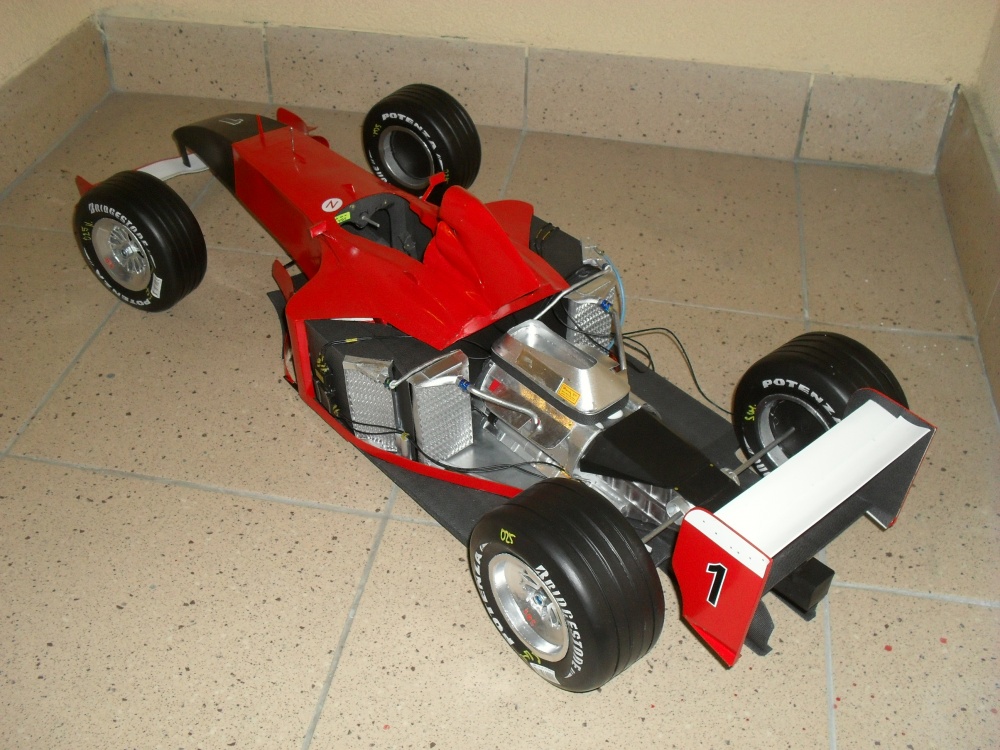 Ferrari F 2001B Itálie 2001 (Plná velikost v novém okně) Ferrari F 2001B Itálie 2001