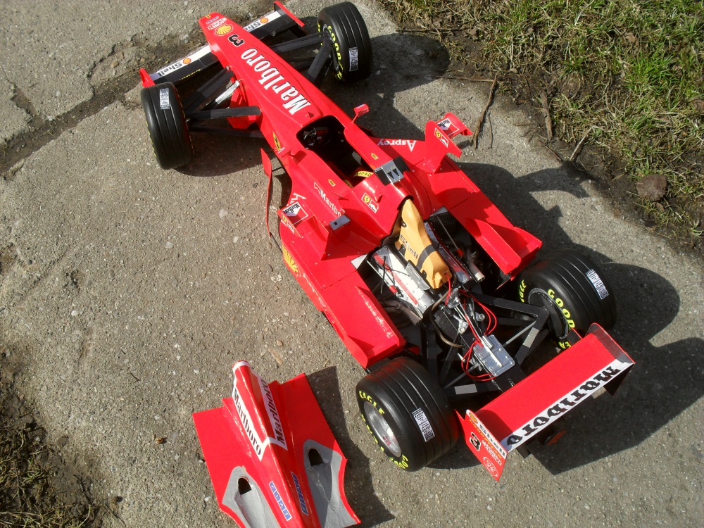 Ferrari F 300 Tower Wings - San Marino 1998 (Plná velikost v novém okně) Ferrari F 300 Tower Wings - San Marino 1998