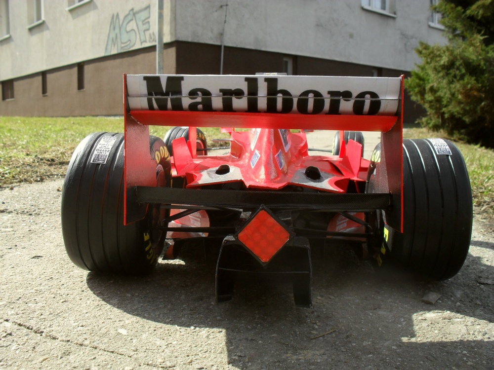 Ferrari F 300 Tower Wings - San Marino 1998 (Plná velikost v novém okně) Ferrari F 300 Tower Wings - San Marino 1998