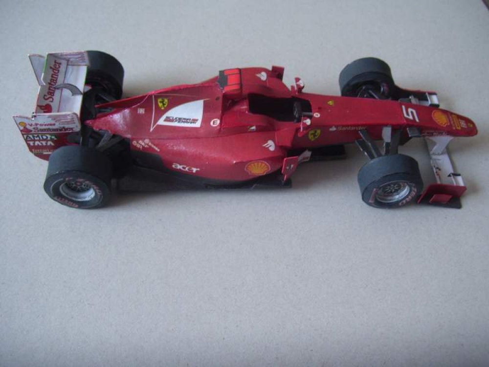 Ferrari F150 Italia (Plná velikost v novém okně) Ferrari F150 Italia