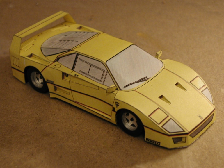 Ferrari F40 (Plná velikost v novém okně) Ferrari F40
