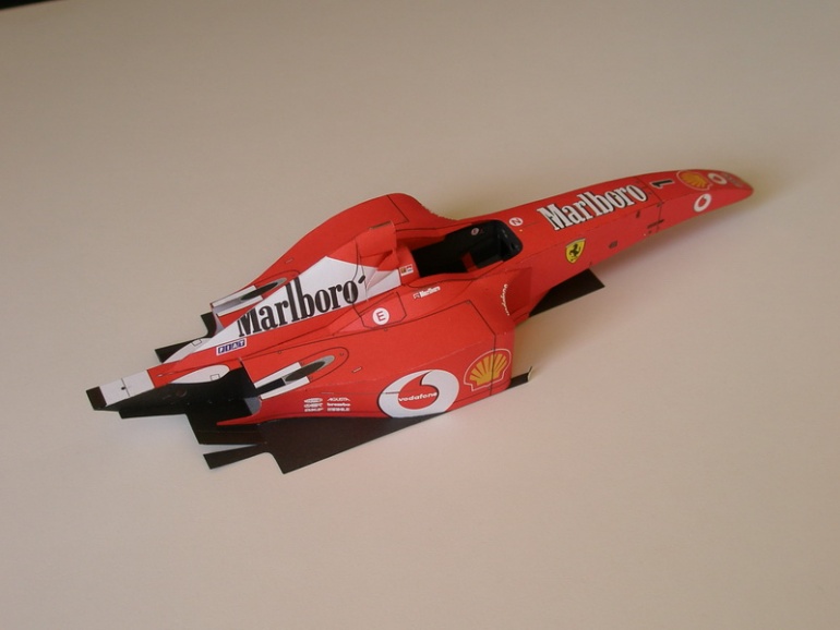 FERRARI 2002 (Plná velikost v novém okně) FERRARI 2002