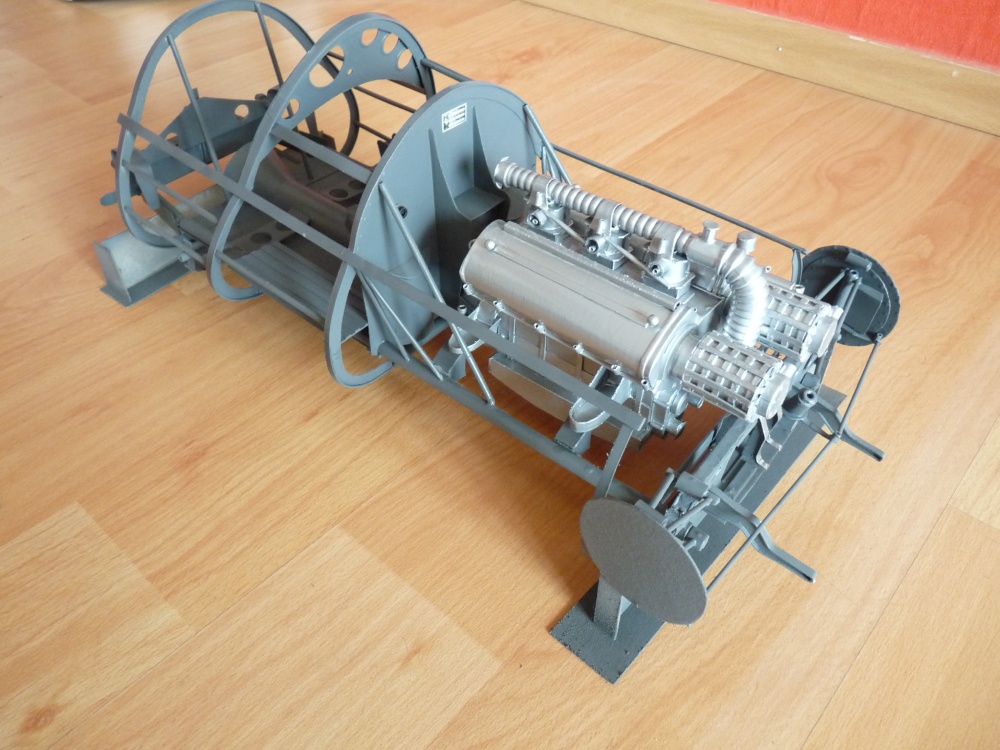 285894