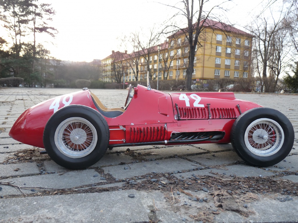 Ferrari 275 F1 G.P. ©výcarsko 1950 (Plná velikost v novém okně) Ferrari 275 F1 G.P. ©výcarsko 1950