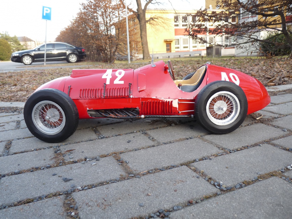 Ferrari 275 F1 G.P. ©výcarsko 1950 (Plná velikost v novém okně) Ferrari 275 F1 G.P. ©výcarsko 1950