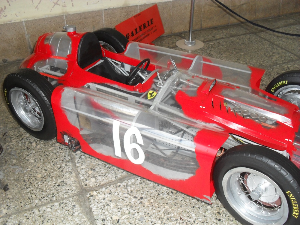 FERRARI D 50 Streamlinner vers. B - Francie 1956- Průhledný model!!! (Plná velikost v novém okně) FERRARI D 50 Streamlinner vers. B - Francie 1956- Průhledný model!!!