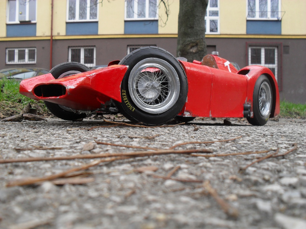 FERRARI D 5O Streamlinner vers.A - Francie 1956 (Plná velikost v novém okně) FERRARI D 5O Streamlinner vers.A - Francie 1956
