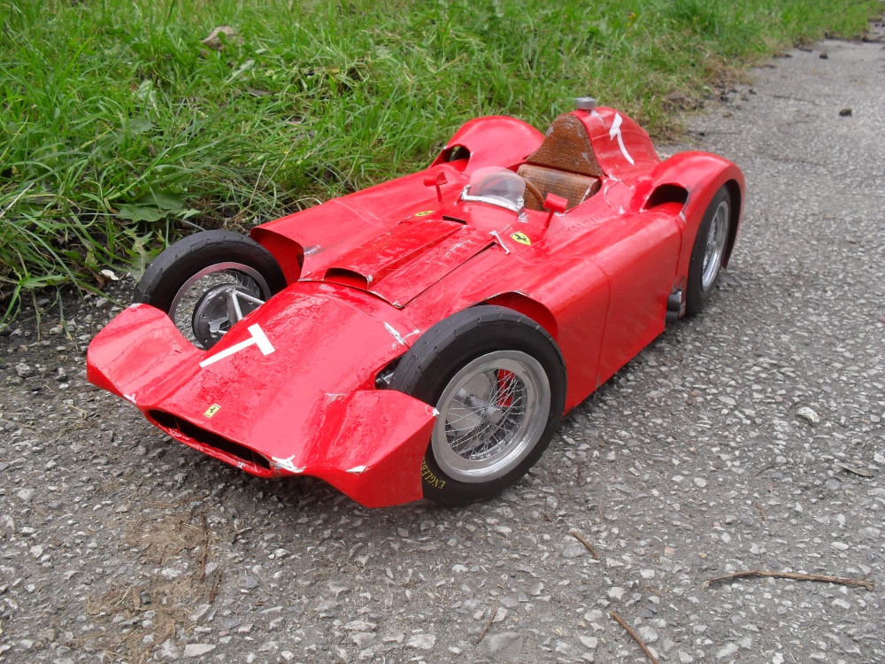 FERRARI D 5O Streamlinner vers.A - Francie 1956 (Plná velikost v novém okně) FERRARI D 5O Streamlinner vers.A - Francie 1956