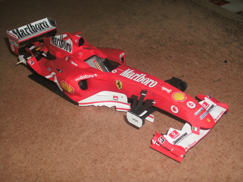 Ferrari F2004 - M. Schumi (Plná velikost v novém okně) Ferrari F2004 - M. Schumi