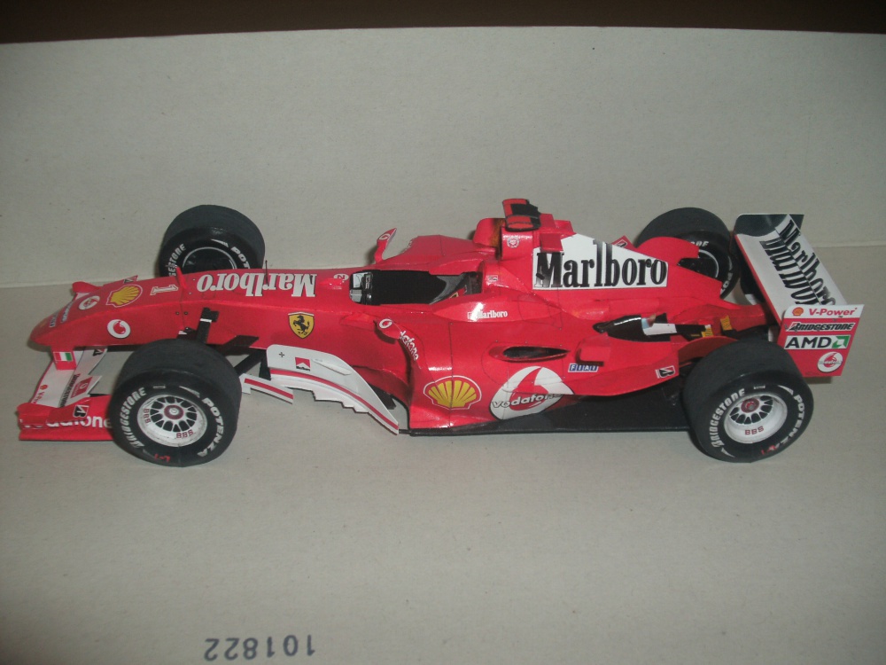 Ferrari F2004 - M. Schumi (Plná velikost v novém okně) Ferrari F2004 - M. Schumi