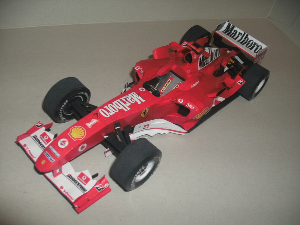 Ferrari F2004 - M. Schumi (Plná velikost v novém okně) Ferrari F2004 - M. Schumi