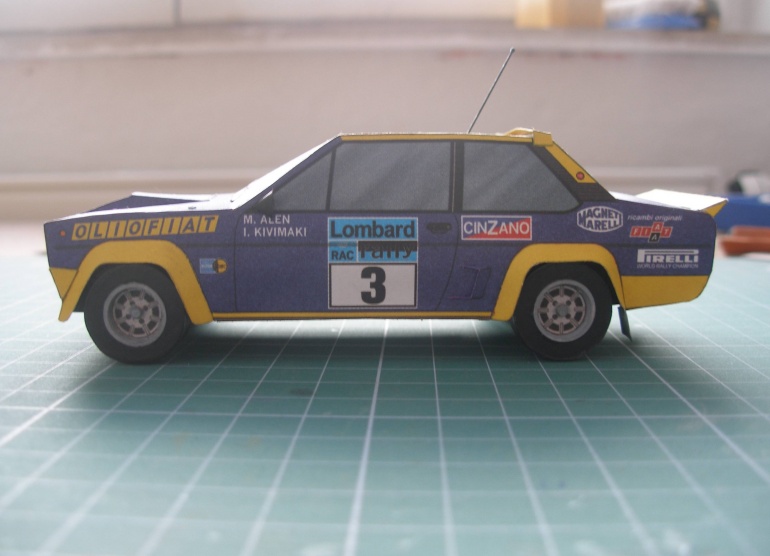 Fiat 131 ABARTH (Plná velikost v novém okně) Fiat 131 ABARTH