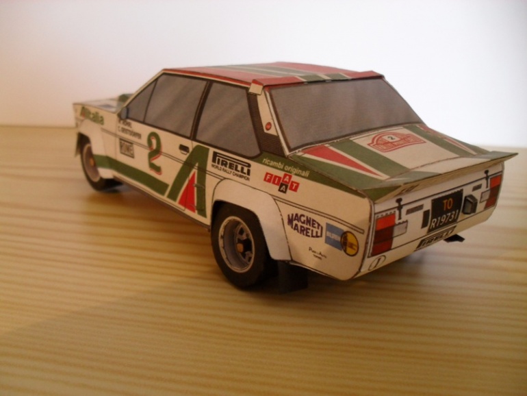 Fiat 131 ABARTH (Plná velikost v novém okně) Fiat 131 ABARTH