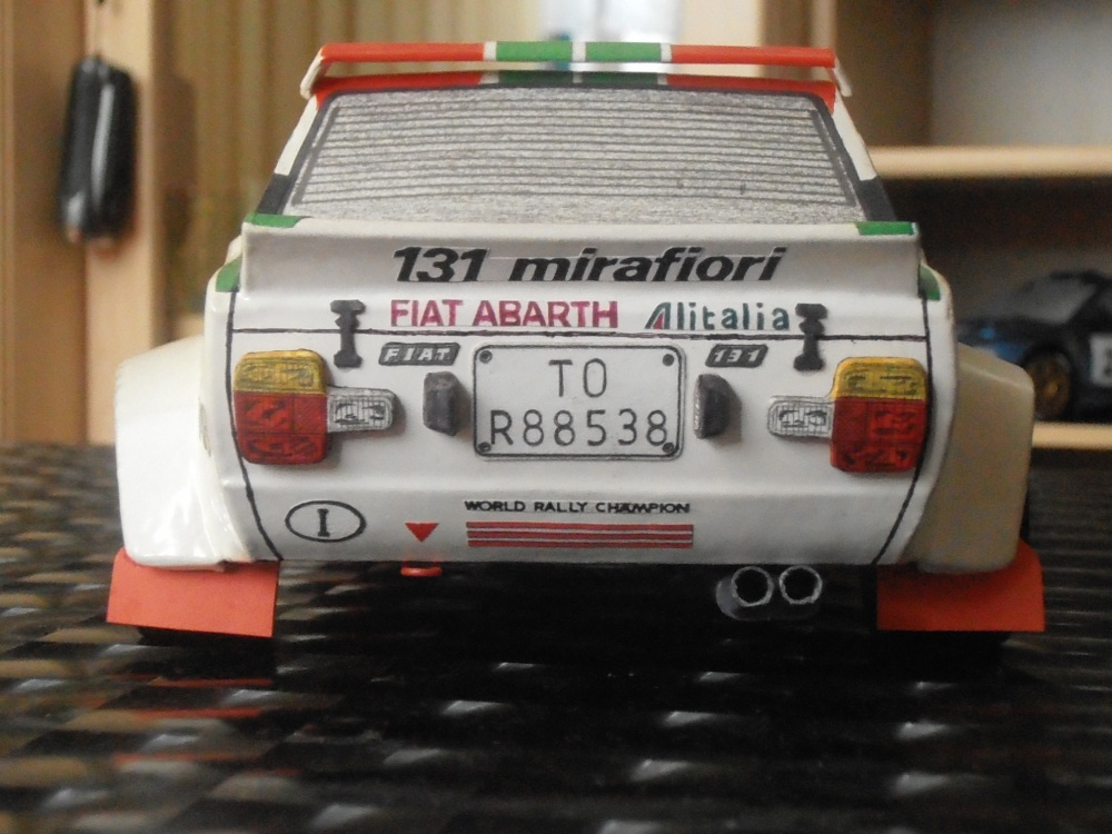 Fiat 131 Abarth (Plná velikost v novém okně) Fiat 131 Abarth