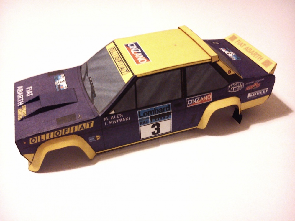 Fiat 131 Abarth (Plná velikost v novém okně) Fiat 131 Abarth