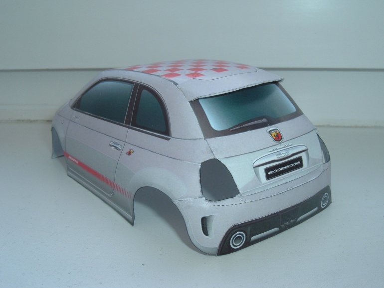 Fiat 500 Abarth esseesse (Plná velikost v novém okně) Fiat 500 Abarth esseesse