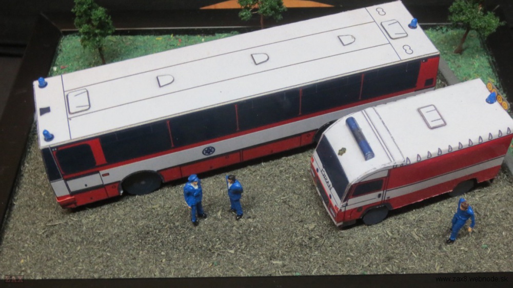 273229