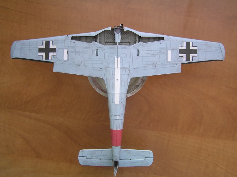 Focke Wulf Fw 190 A-8 (Plná velikost v novém okně) Focke Wulf Fw 190 A-8