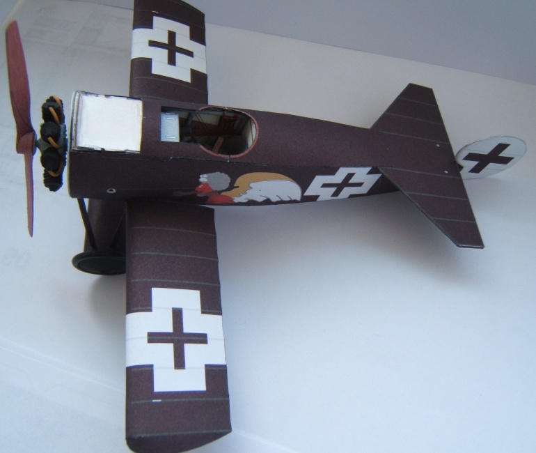 Fokker (Plná velikost v novém okně) Fokker
