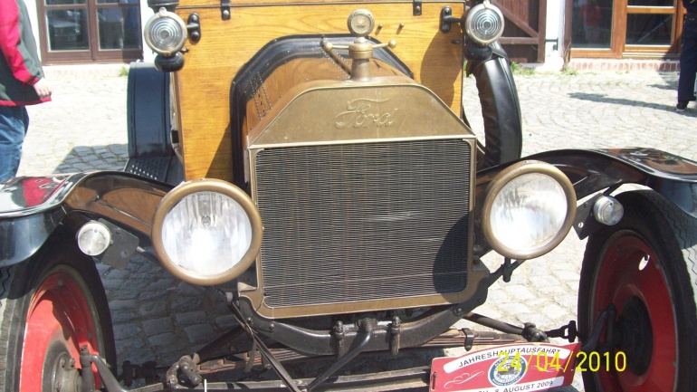 FORD T 1915 (Plná velikost v novém okně) FORD T 1915