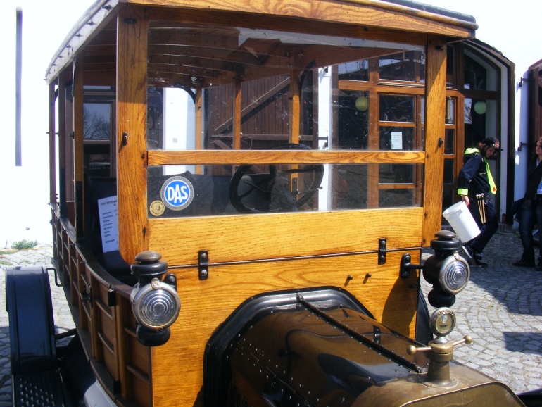 FORD T 1915 (Plná velikost v novém okně) FORD T 1915