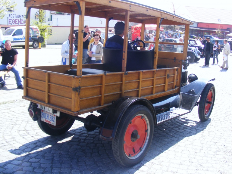 FORD T 1915 (Pln� velikost v nov�m okn�) FORD T 1915