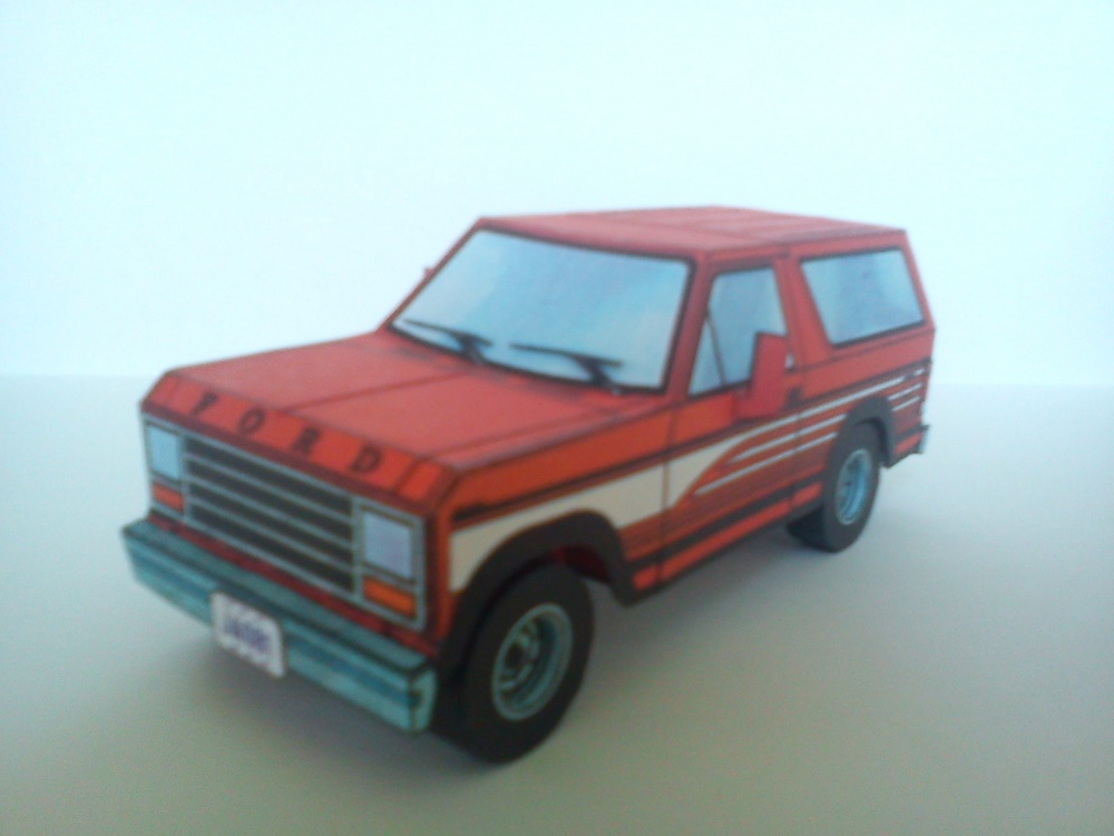 Ford Bronco 4x4 (Plná velikost v novém okně) Ford Bronco 4x4
