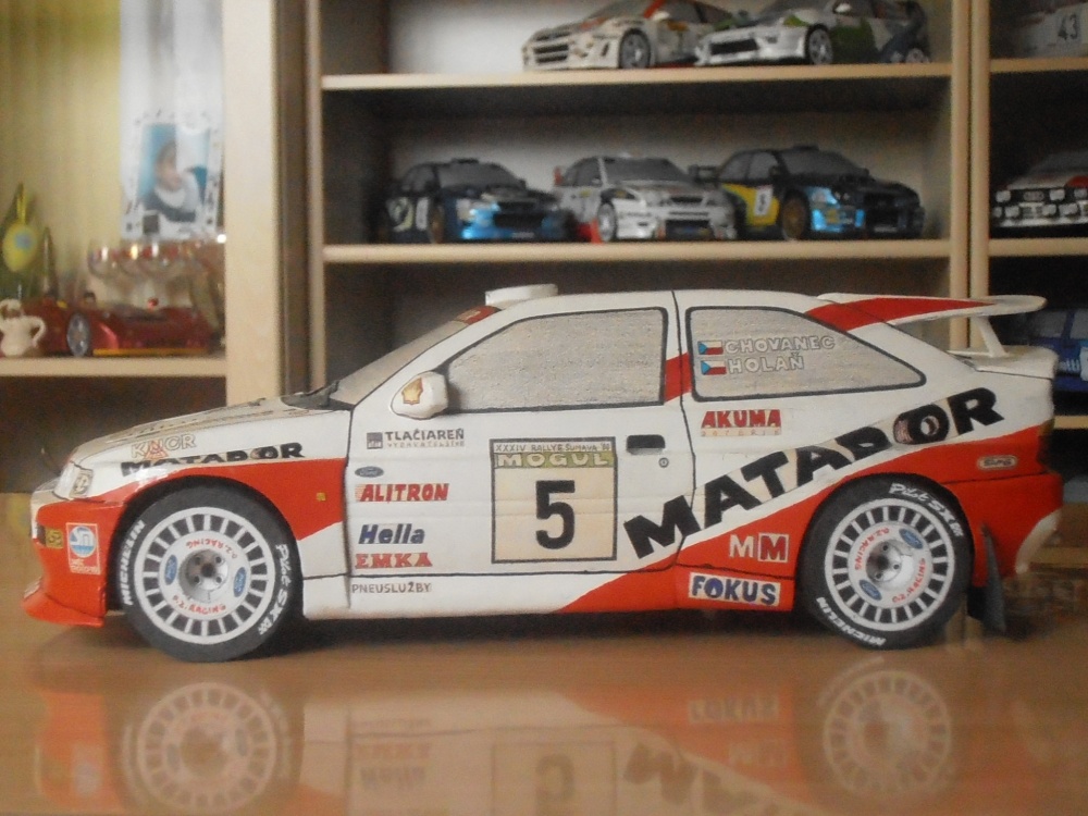 Ford Escort Cosworth (Plná velikost v novém okně) Ford Escort Cosworth