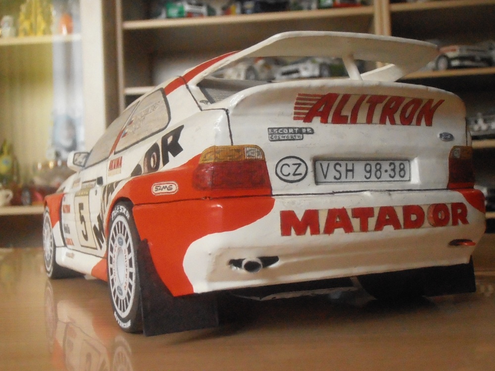 Ford Escort Cosworth (Plná velikost v novém okně) Ford Escort Cosworth