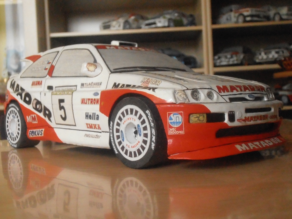 Ford Escort Cosworth (Plná velikost v novém okně) Ford Escort Cosworth