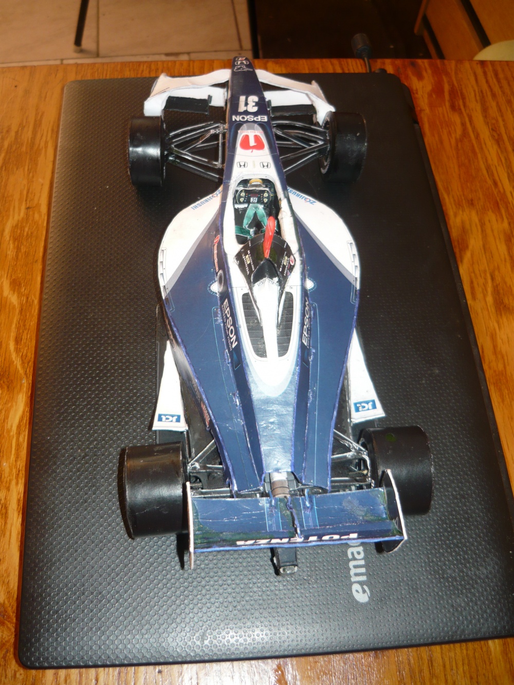 Formule NIPON NAKAJIMA RACING (Plná velikost v novém okně) Formule NIPON NAKAJIMA RACING