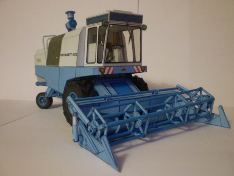 Fortschritt E-512 (Pln� velikost v nov�m okn�) Fortschritt E-512