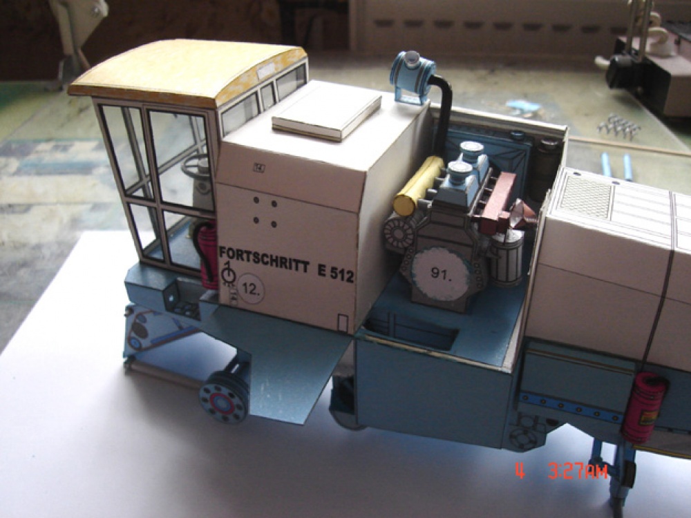 Fortschritt E-512 (Plná velikost v novém okně) Fortschritt E-512