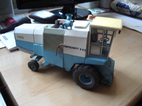 Fortschritt E-512