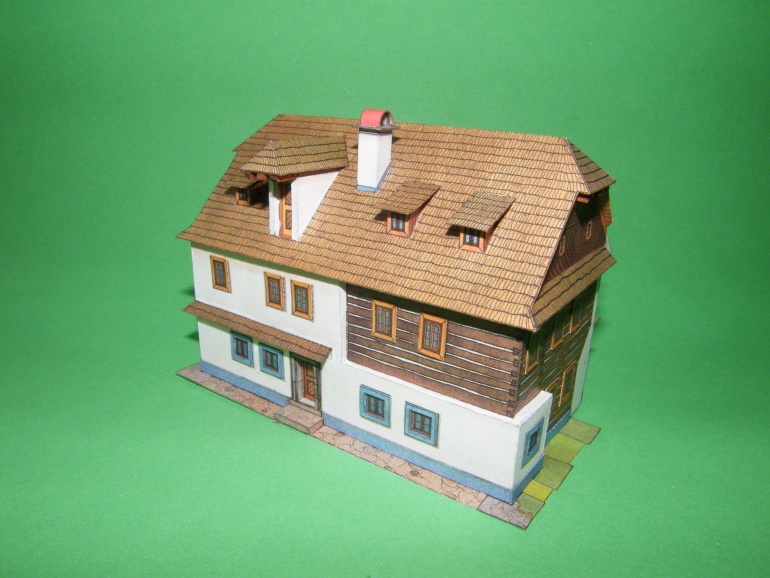 Franský dvorec (Plná velikost v novém okně) Franský dvorec