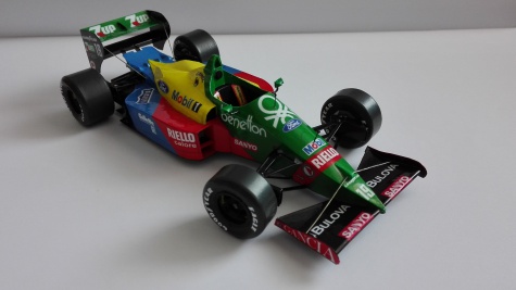 GALERIE MODEL� F1 - MIRES