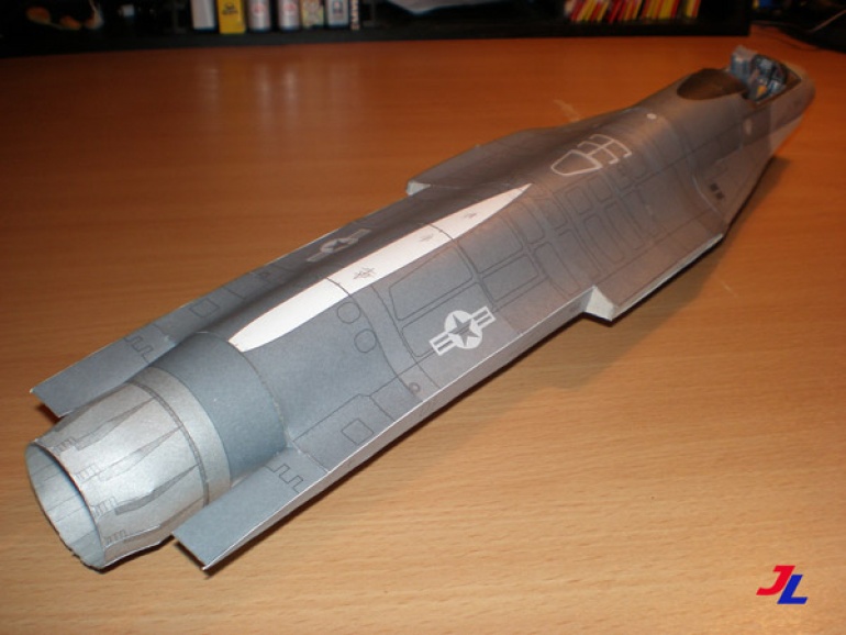 General Dynamics F-16C (Plná velikost v novém okně) General Dynamics F-16C