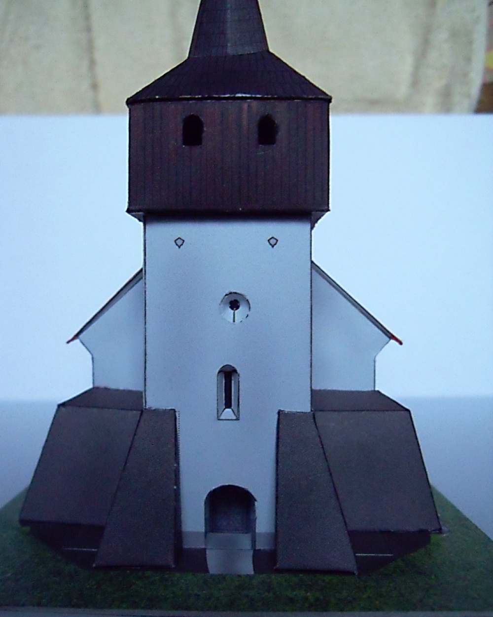 Gotický kostol nad Malými Teriakovcami, Slovensko (Plná velikost v novém okně) Gotický kostol nad Malými Teriakovcami, Slovensko