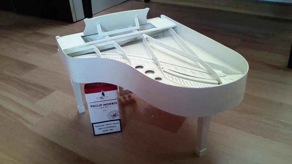 grand piano (Plná velikost v novém okně) grand piano