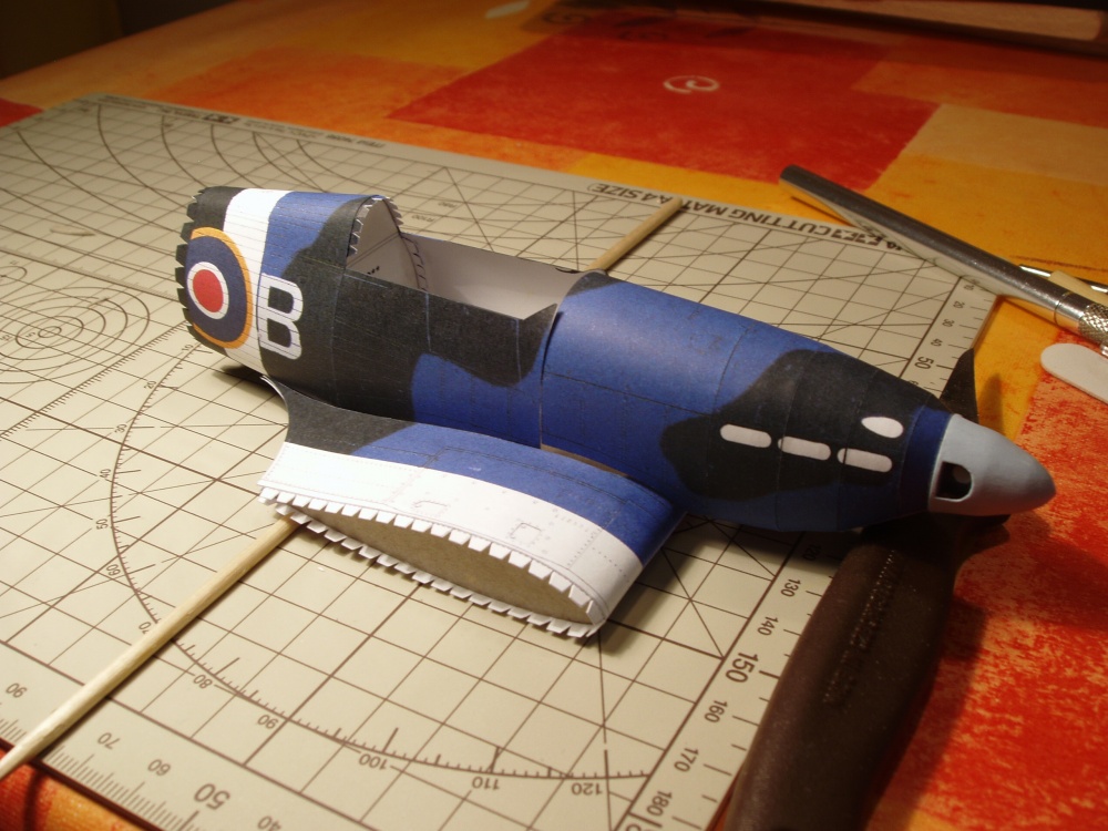 Hawker Hurricane MK. IIC (Plná velikost v novém okně) Hawker Hurricane MK. IIC