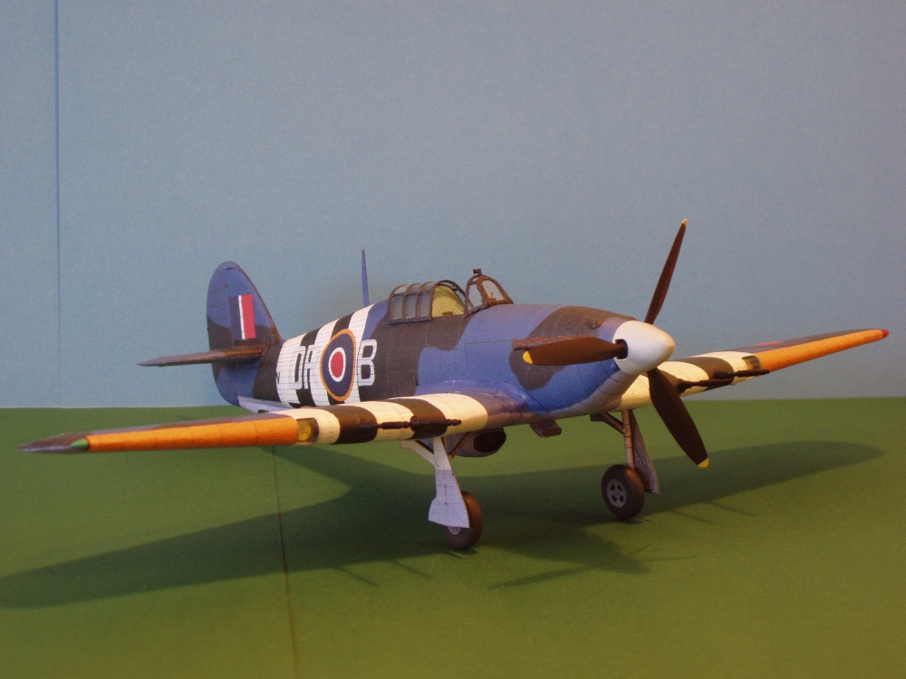 Hawker Hurricane MK. IIC (Plná velikost v novém okně) Hawker Hurricane MK. IIC