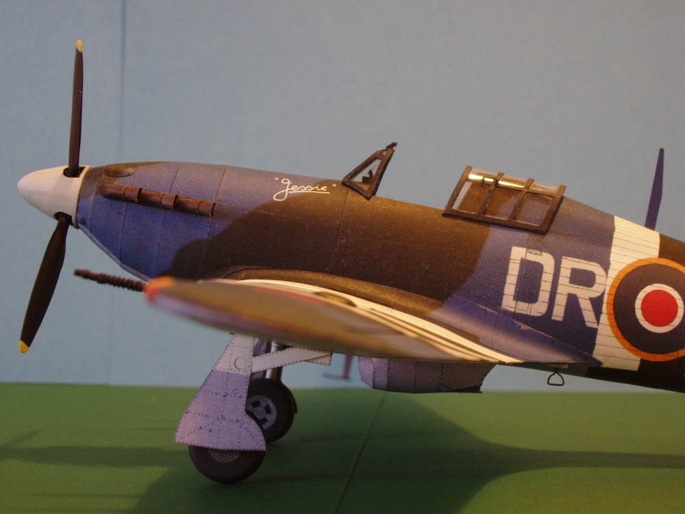 Hawker Hurricane MK. IIC (Plná velikost v novém okně) Hawker Hurricane MK. IIC
