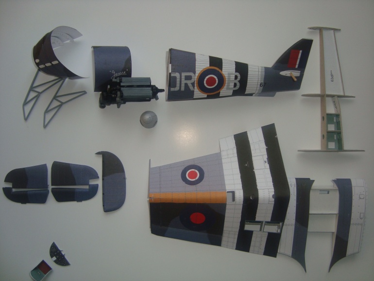 Hawker hurricane mk IIc (Plná velikost v novém okně) Hawker hurricane mk IIc
