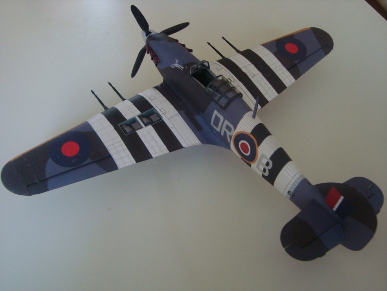Hawker hurricane mk IIc (Plná velikost v novém okně) Hawker hurricane mk IIc