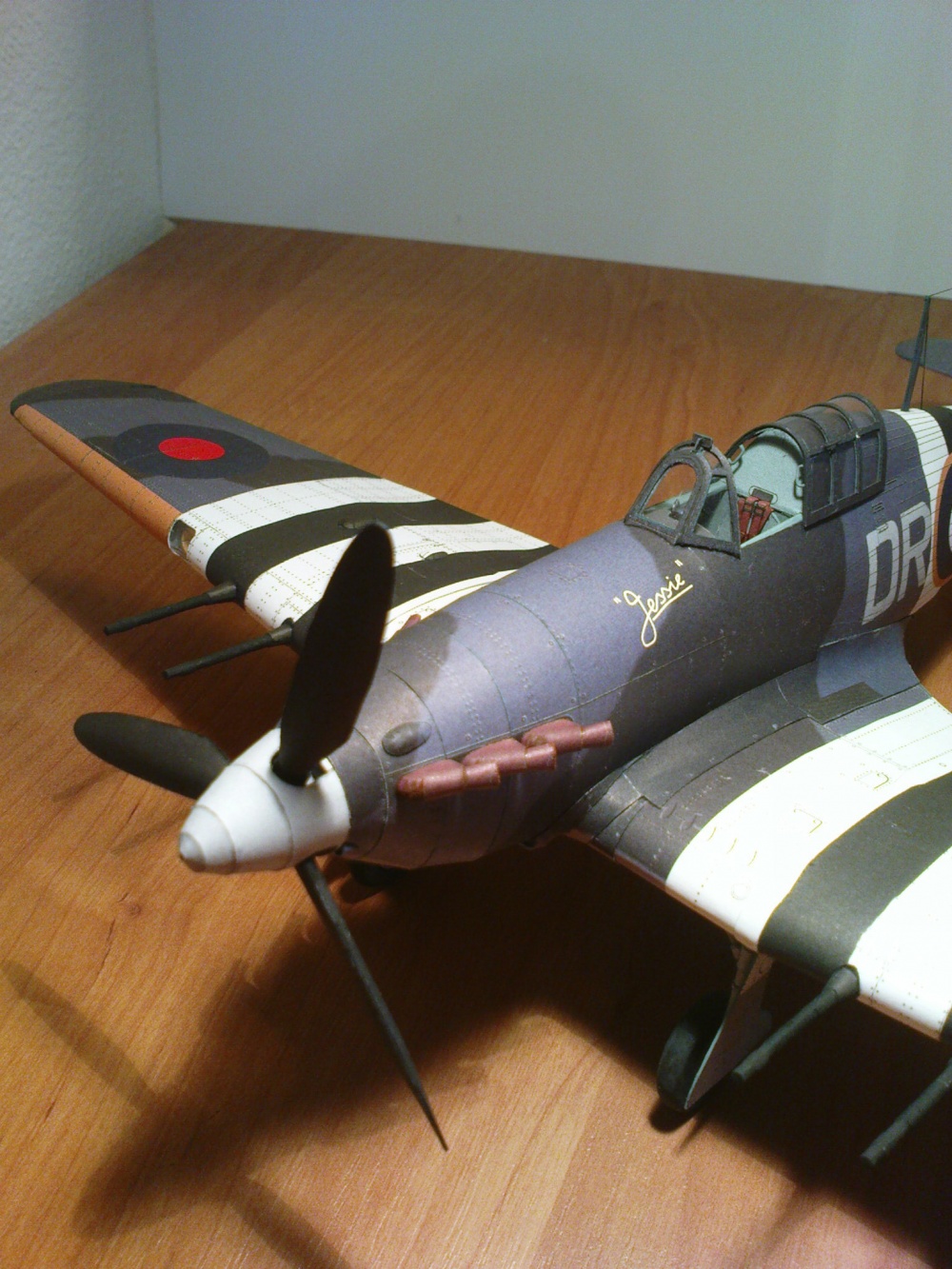 Hawker Hurricane MK.IIC (Plná velikost v novém okně) Hawker Hurricane MK.IIC