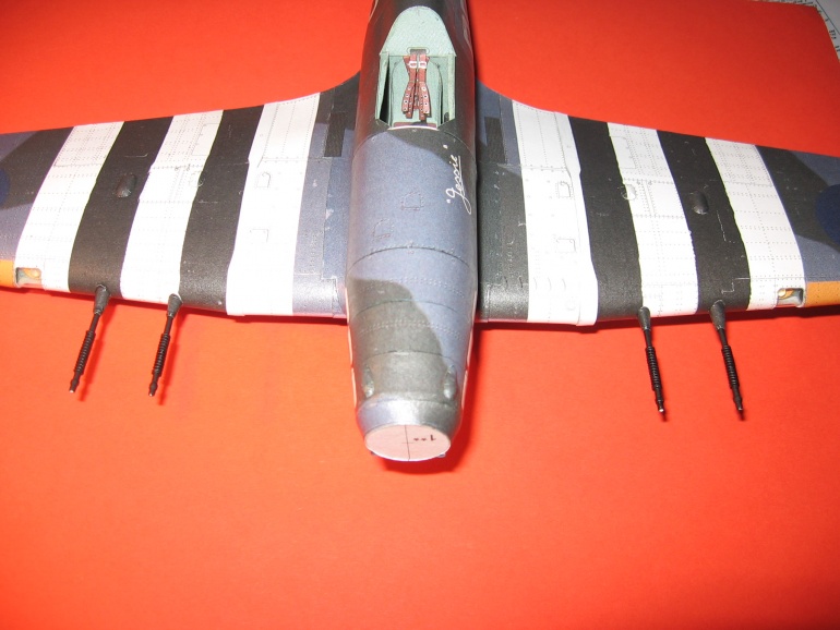 Hawker Hurricane Mk.IIC (Plná velikost v novém okně) Hawker Hurricane Mk.IIC