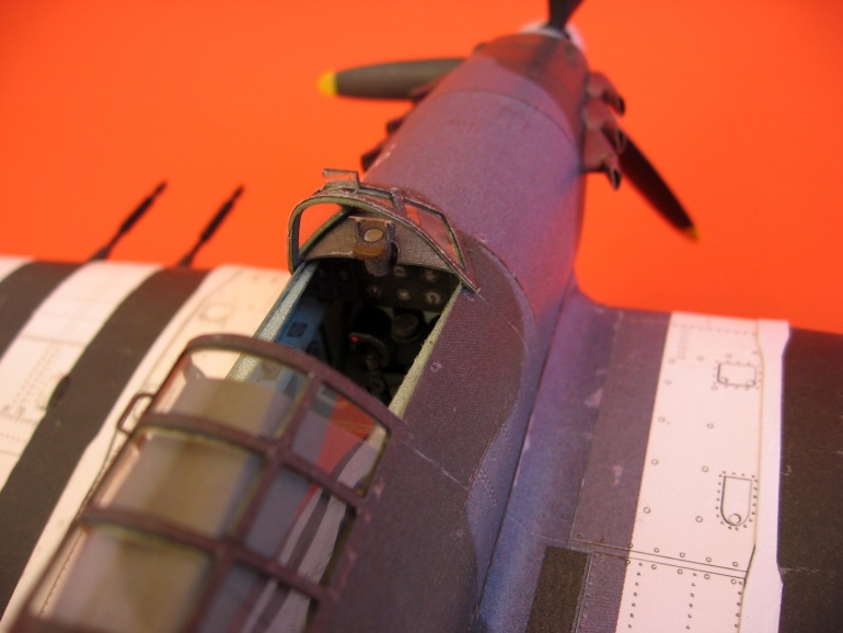 Hawker Hurricane Mk.IIC (Plná velikost v novém okně) Hawker Hurricane Mk.IIC