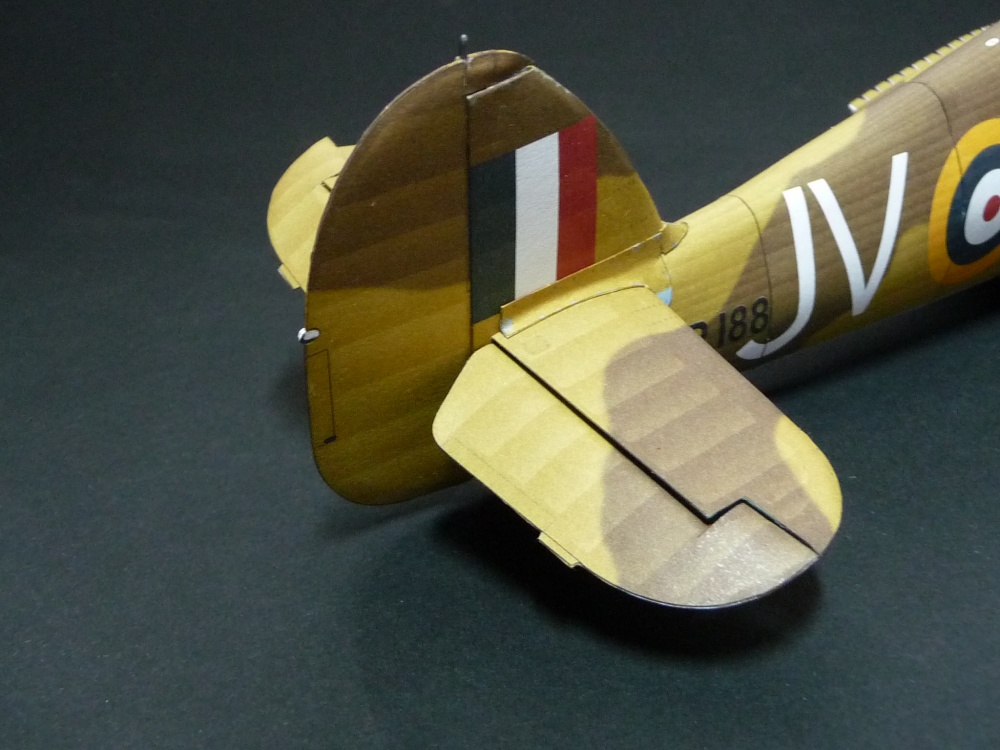 Hawker Hurricane Mk. IID (Plná velikost v novém okně) Hawker Hurricane Mk. IID